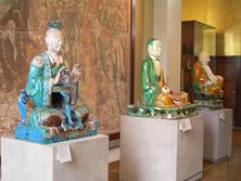 Statues et objets d'art de la salle asiatique